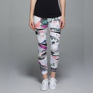 Lululemon High Times Pant *Full-On Luon
Pigment Wave Multi Color 7/8